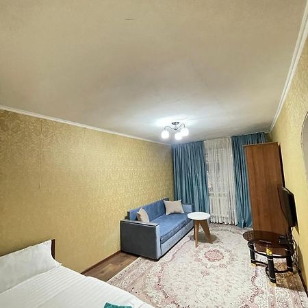 Квартира Рядом Арбата, Гоголя 92 Алмати Екстер'єр фото
