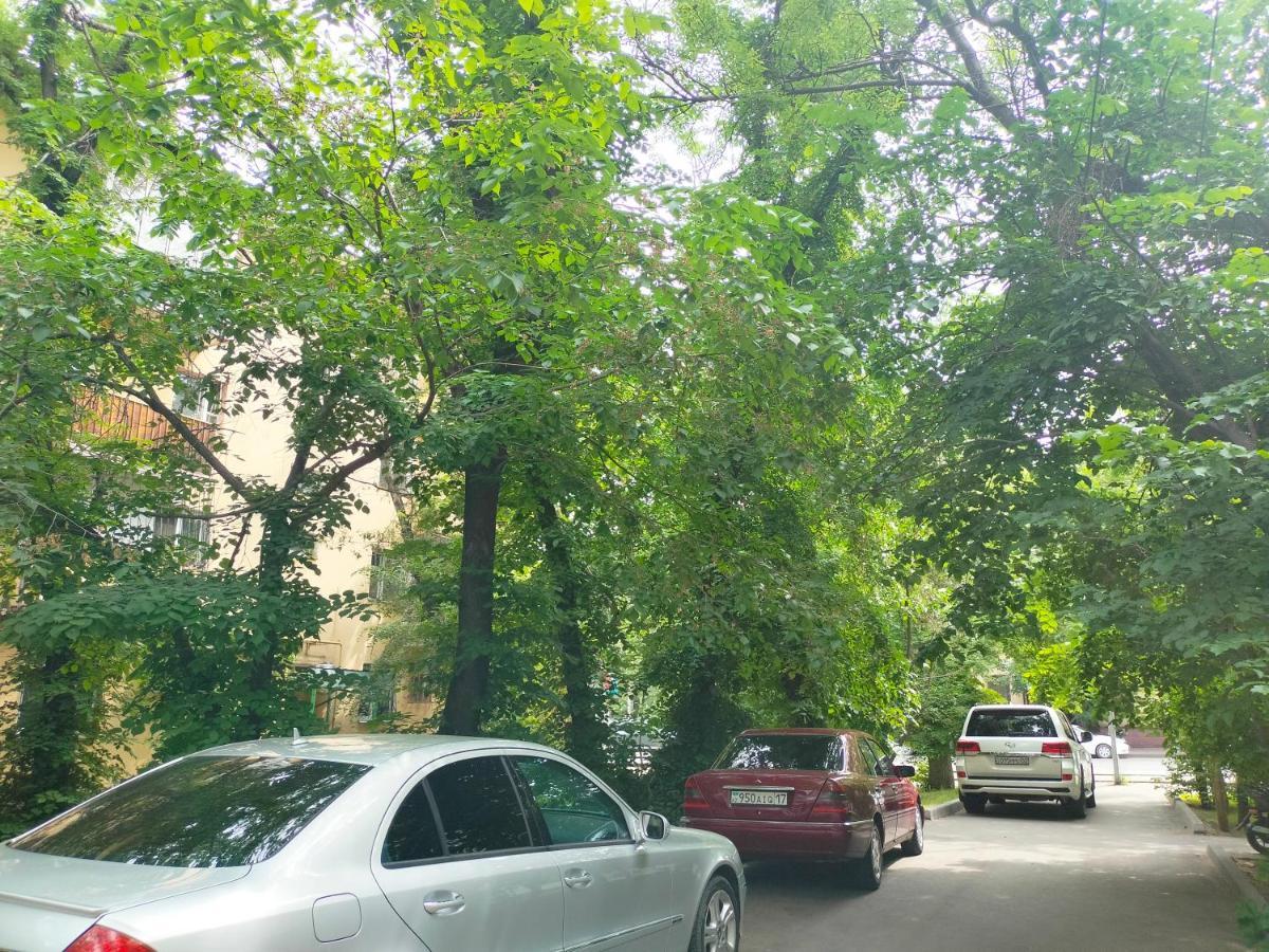 Квартира Рядом Арбата, Гоголя 92 Алмати Екстер'єр фото